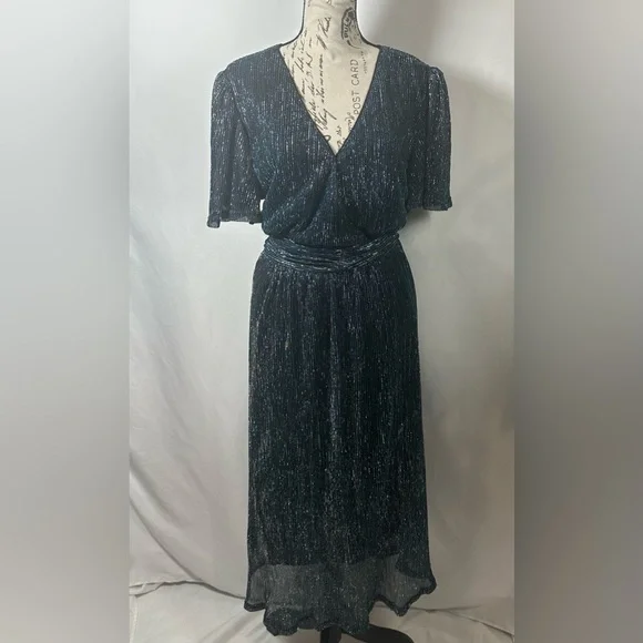 💜BloomChic Black Midi Dress - Picture 2 of 12